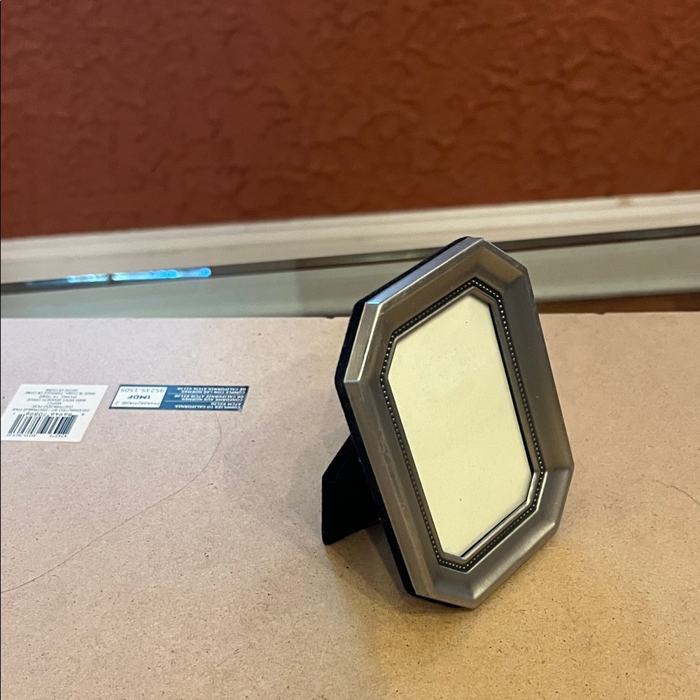 Silver Octagonal Photo Frame - Picture 3 of 3